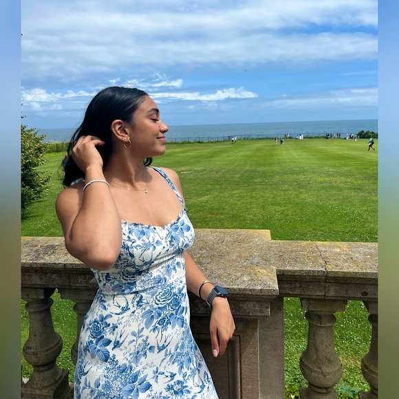 Meet your Posher, Nikki - Picture 1 of 1